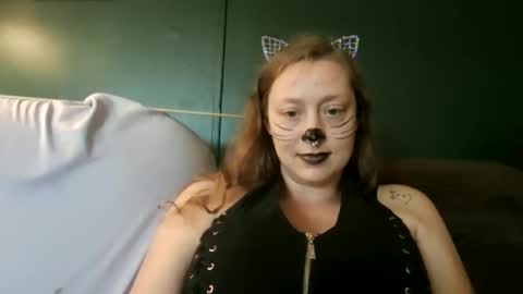 miztrezk online show from October 31, 3:27 pm