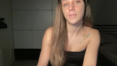 mmminnie online show from February 5, 7:10 pm