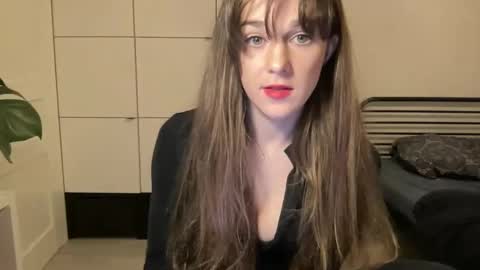 mmminnie online show from March 1, 6:11 pm