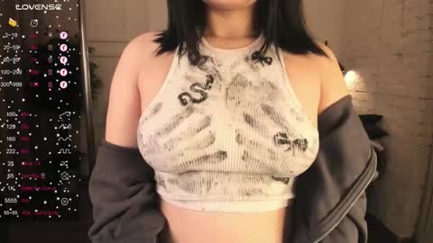 Snapshot of moana_light chatting on October 8, 2:27 am hey meet with me online show from October 8, 2:27 am