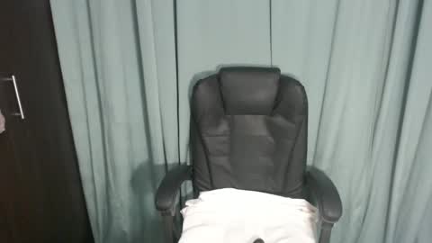 erika online show from March 12, 8:30 am