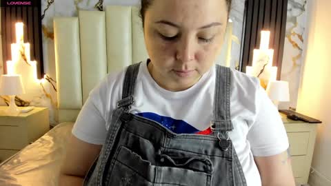 Hey Guys  Im Mollie online show from January 29, 12:13 pm