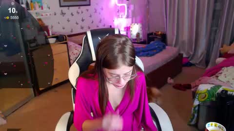 Molly Prvt is open online show from December 22, 11:57 am