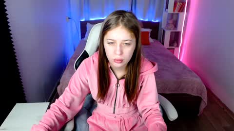 Molly Prvt is open online show from January 22, 11:56 am