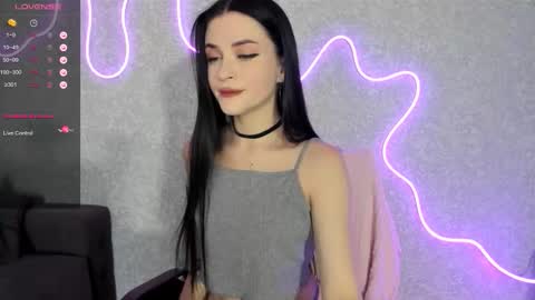 Snapshot of molly_crystall chatting on October 13, 2:25 am Molly - online show from October 13, 2:25 am