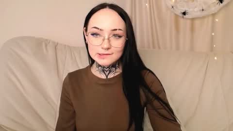 Snapshot of molly_kisss chatting on October 15, 9:01 am molly_kisss online show from October 15, 9:01 am