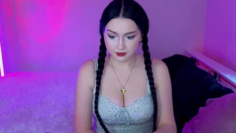Snapshot of molly_millerr chatting on December 11, 10:14 am molly_millerr online show from December 11, 10:14 am