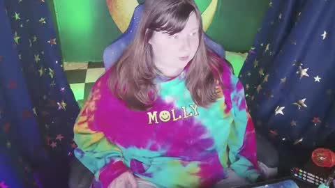 Snapshot of molly_moons chatting on October 21, 7:40 pm molly_moons online show from October 21, 7:40 pm