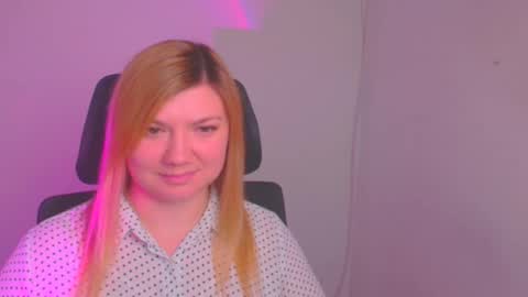 Snapshot of molly_moree chatting on January 24, 12:31 pm Molly online show from January 24, 12:31 pm