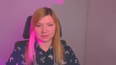 Snapshot of molly_moree chatting on January 20, 12:39 pm Molly online show from January 20, 12:39 pm