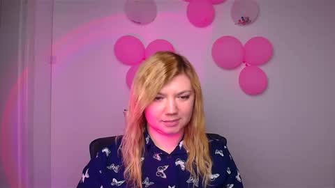 Snapshot of molly_moree chatting on February 26, 12:38 pm Molly online show from February 26, 12:38 pm