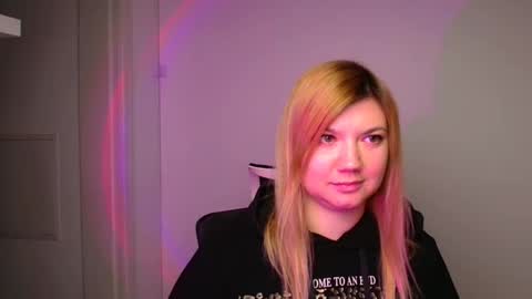 Snapshot of molly_moree chatting on January 10, 12:15 pm Molly online show from January 10, 12:15 pm