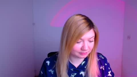 Snapshot of molly_moree chatting on February 1, 6:21 am Molly online show from February 1, 6:21 am