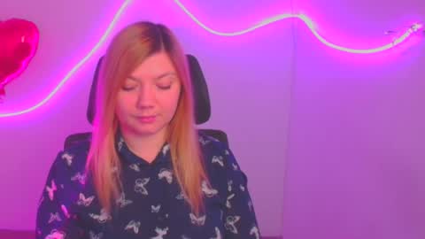 Snapshot of molly_moree chatting on February 22, 6:39 am Molly online show from February 22, 6:39 am