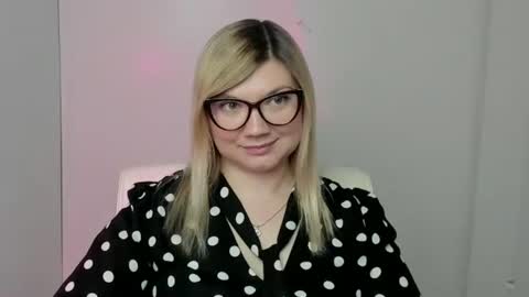Snapshot of molly_moree chatting on October 9, 6:45 pm Molly online show from October 9, 6:45 pm