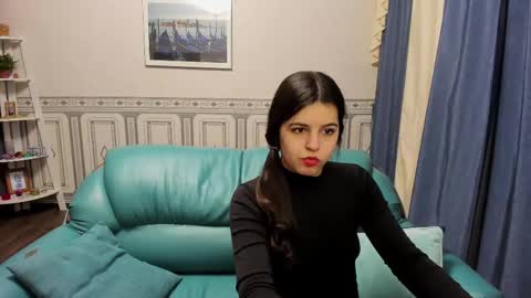 Snapshot of molly_owens chatting on February 23, 5:01 pm Molly Owens online show from February 23, 5:01 pm