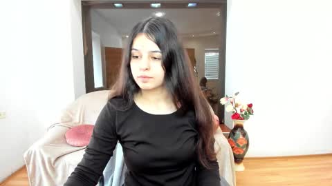 Snapshot of molly_owens chatting on October 18, 6:49 am Molly Owens online show from October 18, 6:49 am