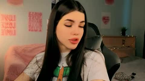 Molly online show from April 26, 3:48 am