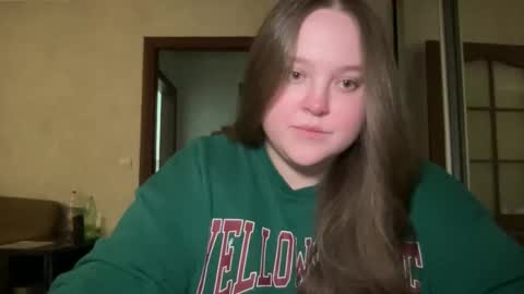 Snapshot of mollyas chatting on October 7, 7:07 pm Alice online show from October 7, 7:07 pm
