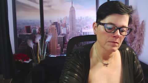 MollySun Nina Randmann online show from October 20, 6:00 pm