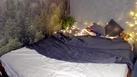 mon1ca_jones online show from December 19, 9:34 am