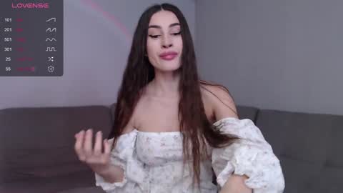 Snapshot of mona_saxxx chatting on December 28, 5:44 am Hey Guys im Mona. PVT is Open Please Make me CUM online show from December 28, 5:44 am