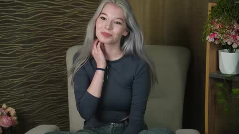 Mona online show from October 12, 1:13 pm