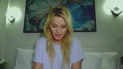 Monica online show from February 3, 4:10 am