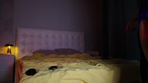 Monia Help me get 20000 subscribers online show from March 30, 6:40 pm