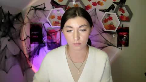 sweet girl and shine body online show from October 10, 11:59 am