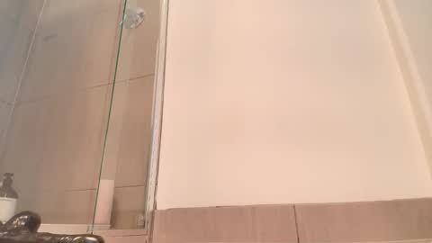 Mons life online show from December 3, 11:18 pm