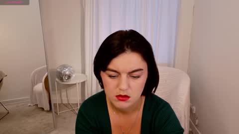 Snapshot of moodberry chatting on October 2, 7:02 am your Godness online show from October 2, 7:02 am