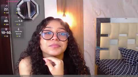 moon_and_fire_ online show from March 22, 8:20 am