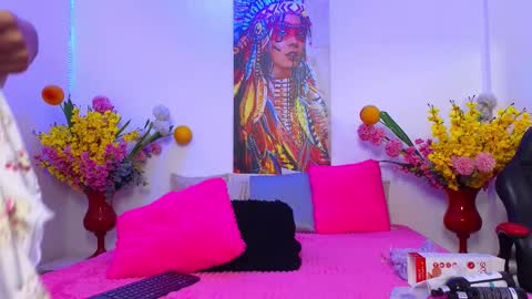 Moon online show from September 12, 8:05 pm