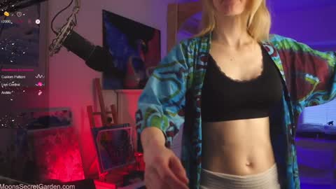 Moon Nymph online show from January 25, 7:49 am