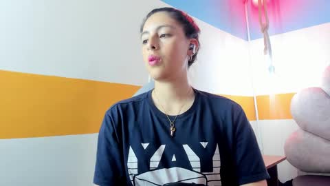 Snapshot of moon_winy chatting on October 9, 12:31 pm Winy online show from October 9, 12:31 pm