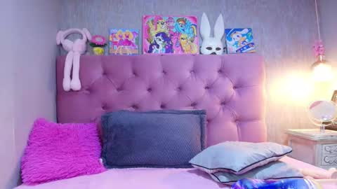 Charlotte online show from February 12, 7:48 pm