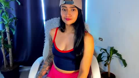 Snapshot of moonie_baddie31 chatting on October 6, 6:45 pm moonie_baddie31 online show from October 6, 6:45 pm