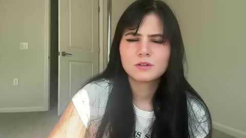 mooni minx online show from November 6, 3:40 pm