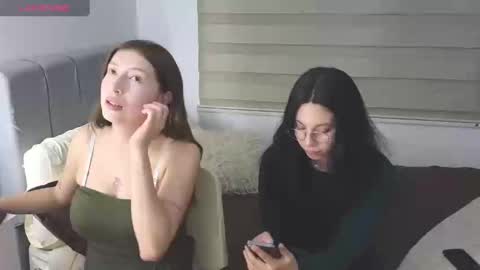 Snapshot of moonlight_night_ chatting on October 27, 2:29 am moonlight_night_ online show from October 27, 2:29 am