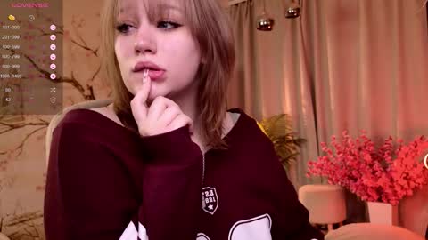 morvelyn online show from November 25, 2:41 pm