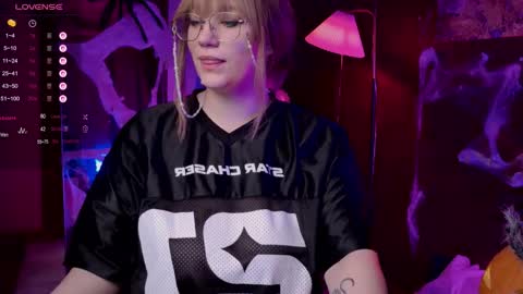 morvelyn online show from October 28, 6:57 pm