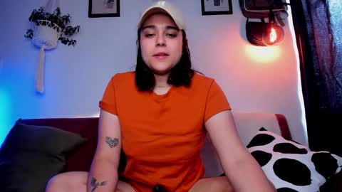 Laura online show from December 1, 6:21 pm