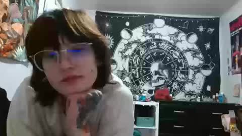 Snapshot of mrsemilyrose chatting on October 14, 2:03 am MrsEmilyRose online show from October 14, 2:03 am