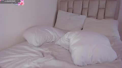 Tania online show from April 5, 7:24 pm