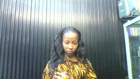 ms_luxe online show from February 4, 10:18 am