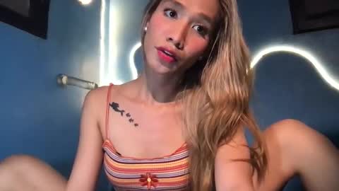 ms_maureenx69x online show from February 15, 5:45 pm