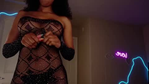 mschanelcarter online show from May 16, 10:36 am