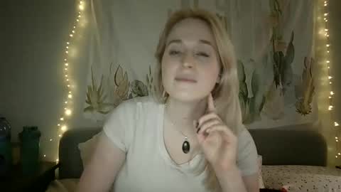 Snapshot of msclairewhatever chatting on September 8, 10:42 pm msclairewhatever online show from September 8, 10:42 pm