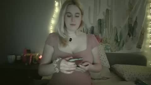 Snapshot of msclairewhatever chatting on October 7, 3:55 am msclairewhatever online show from October 7, 3:55 am
